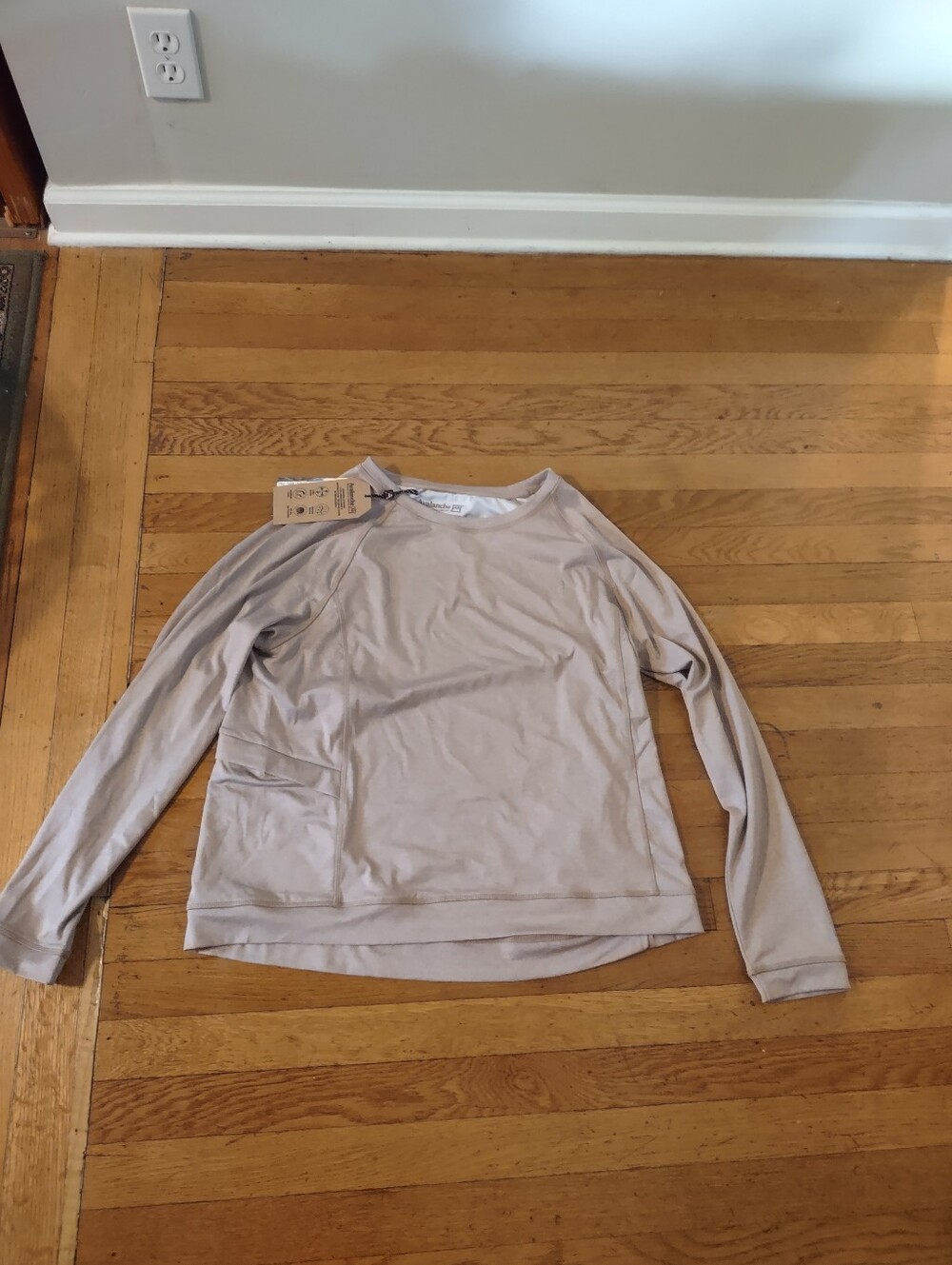 Avalanche Outdoors tan/beige moisture wicking UPF 50+ protection long sleeve XL